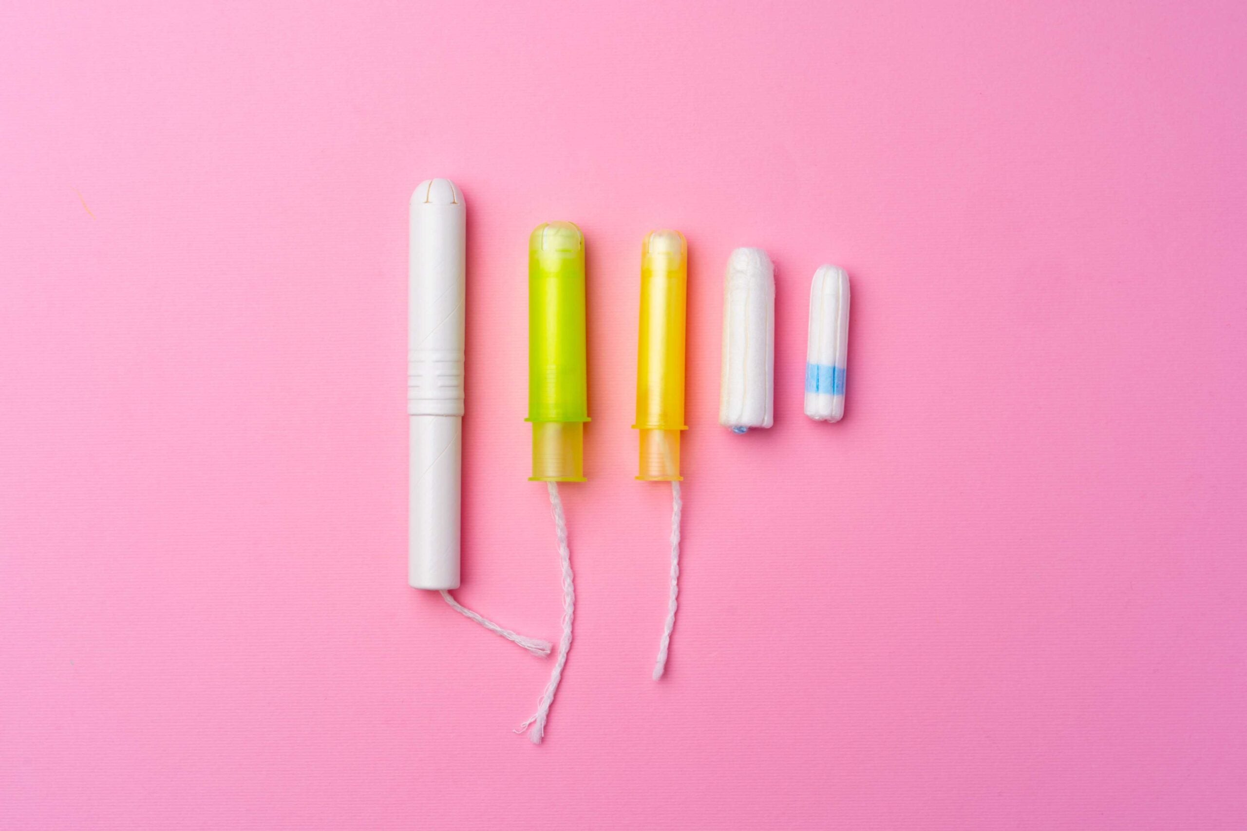 A variety of sizes of tampons lined up