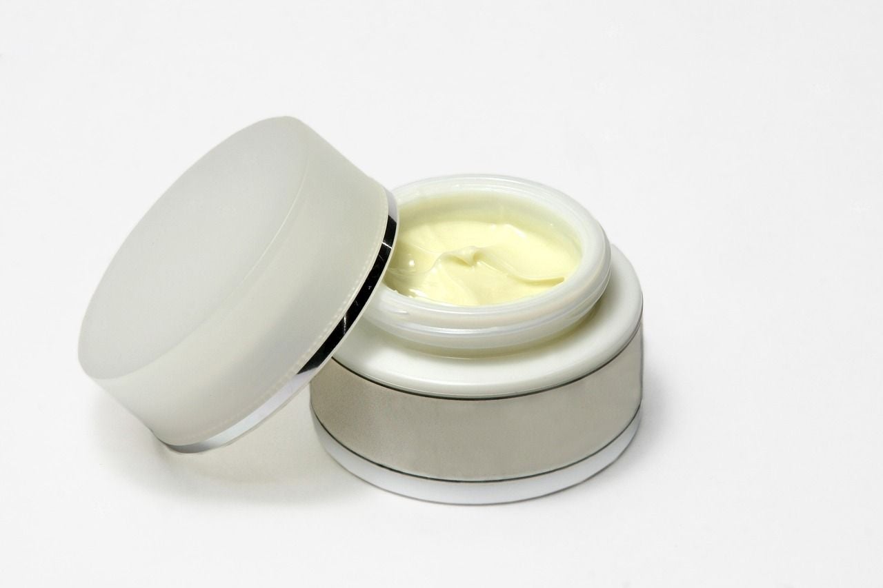 A small jar of cream for propylparaben entry